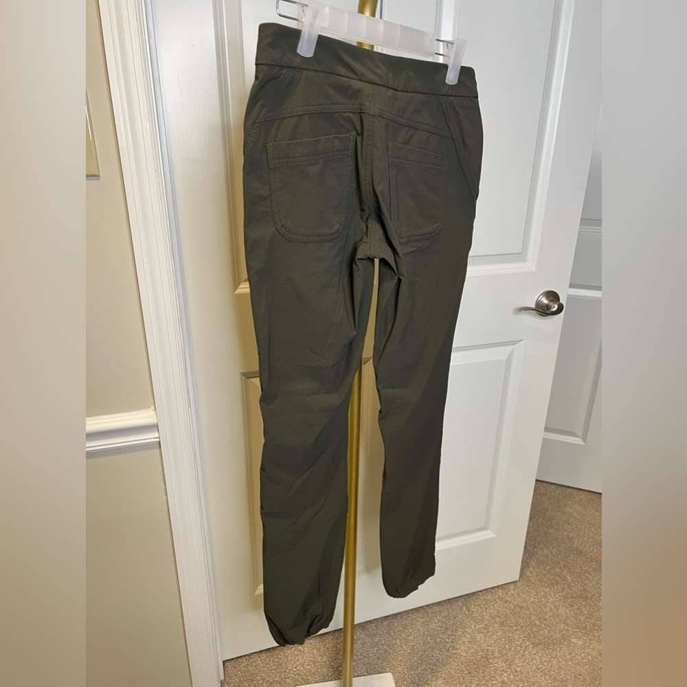 Athleta Forrest green wanderer hiking athletic pants - Picture 10 of 11